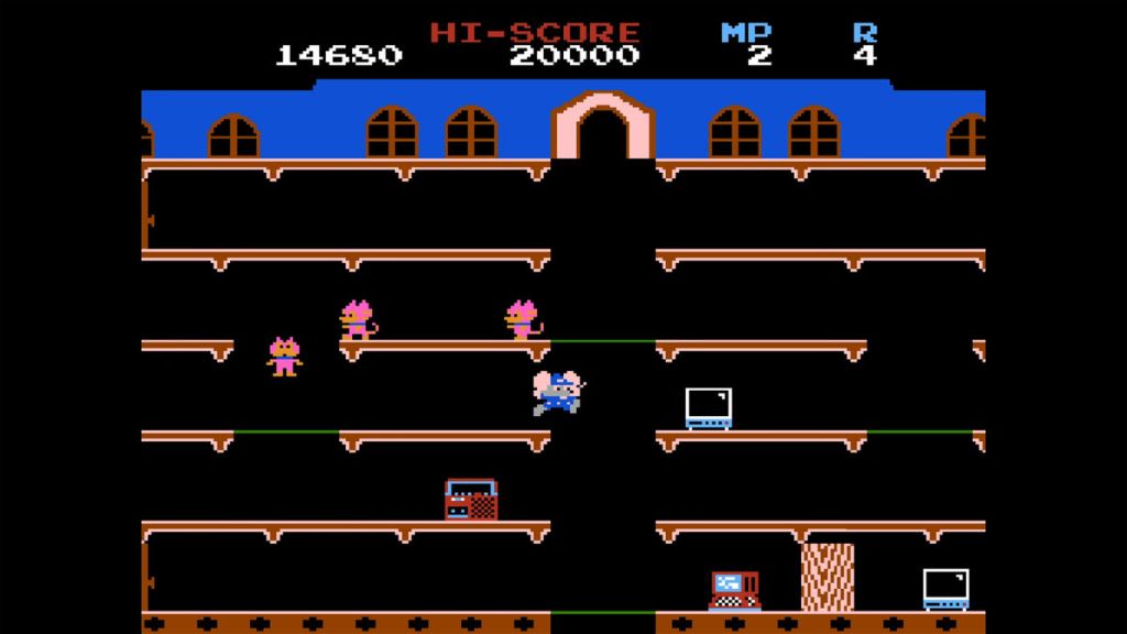 Mappy (NES) - Those cats are chasing me down, but I need to collect the stolen goods!